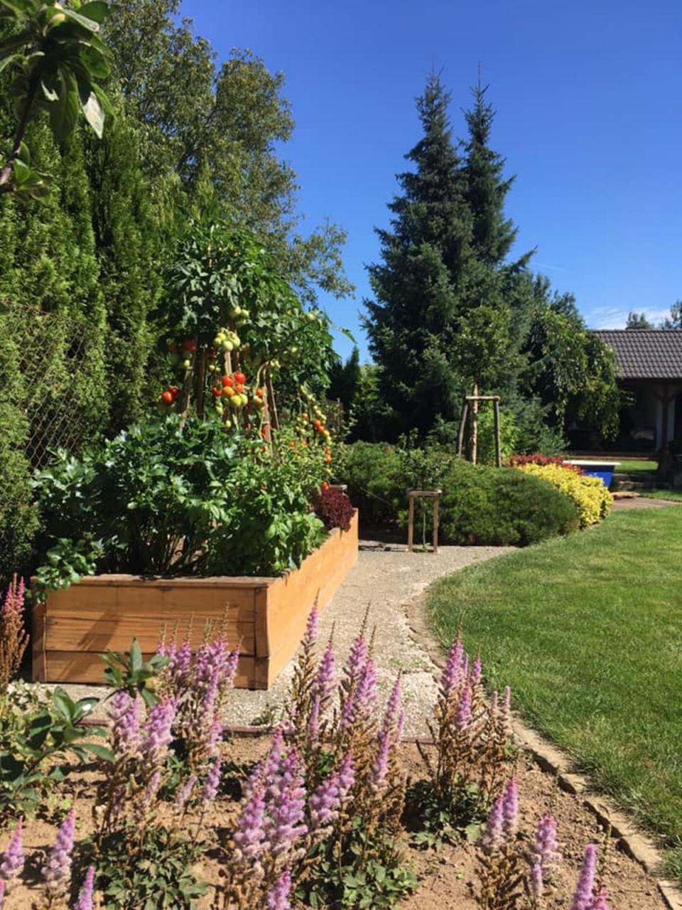 - střípky ze zahrádky, LÁSKA ke keramice a k pečení perníků.