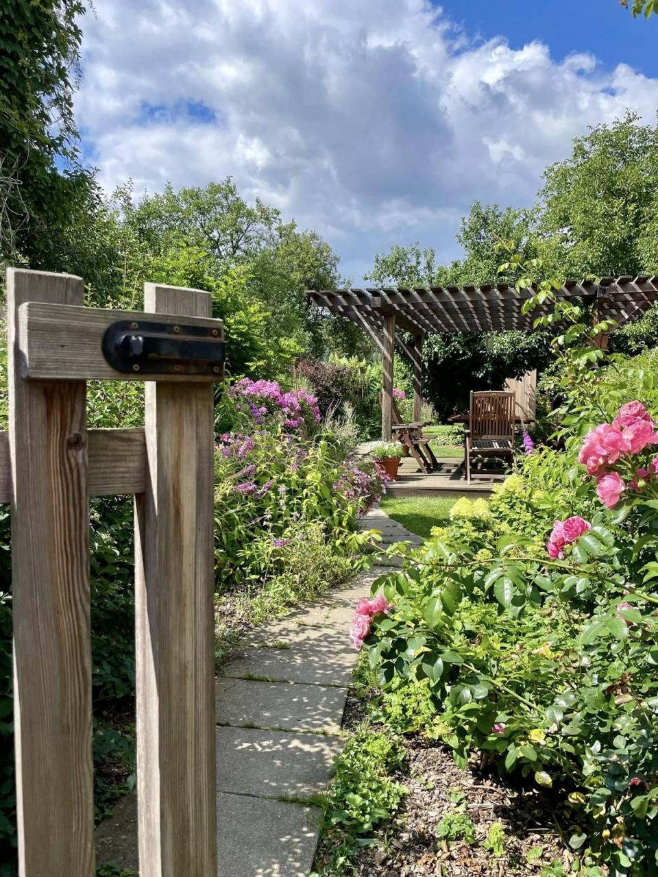 - střípky ze zahrádky, LÁSKA ke keramice a k pečení perníků.