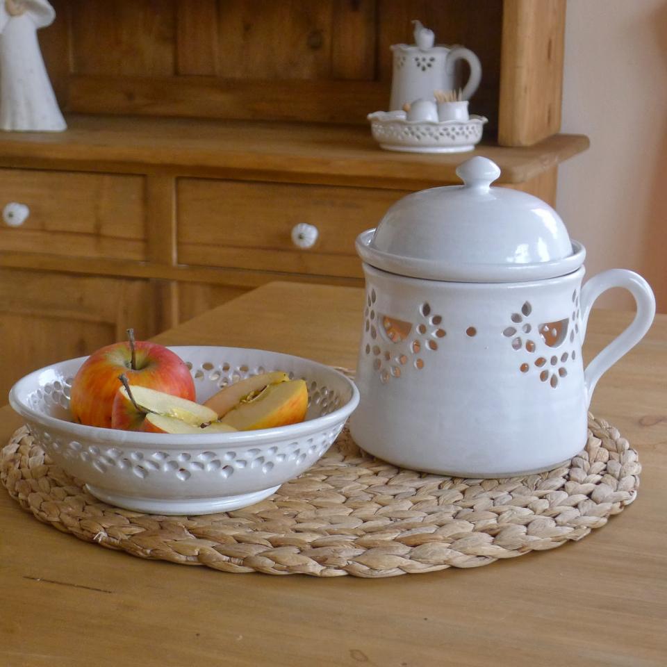 - střípky ze zahrádky, LÁSKA ke keramice a k pečení perníků.