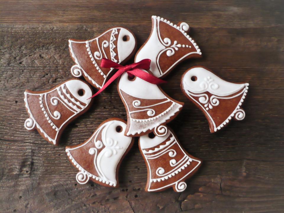 - střípky ze zahrádky, LÁSKA ke keramice a k pečení perníků.