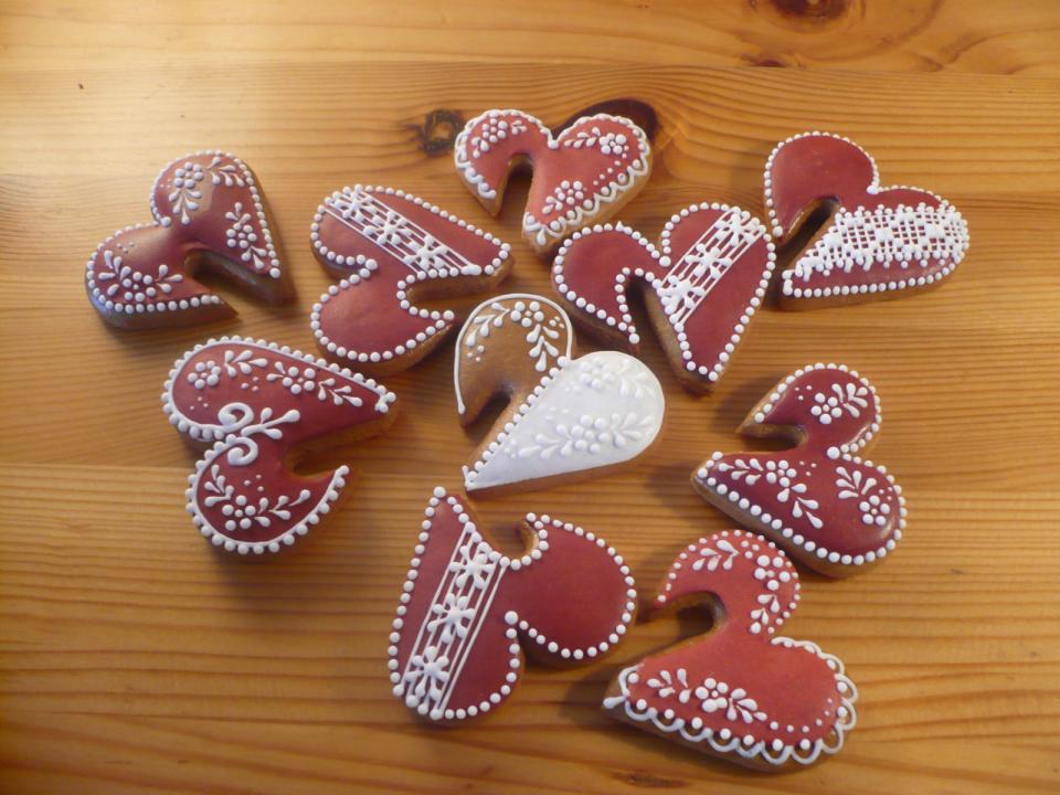 - střípky ze zahrádky, LÁSKA ke keramice a k pečení perníků.