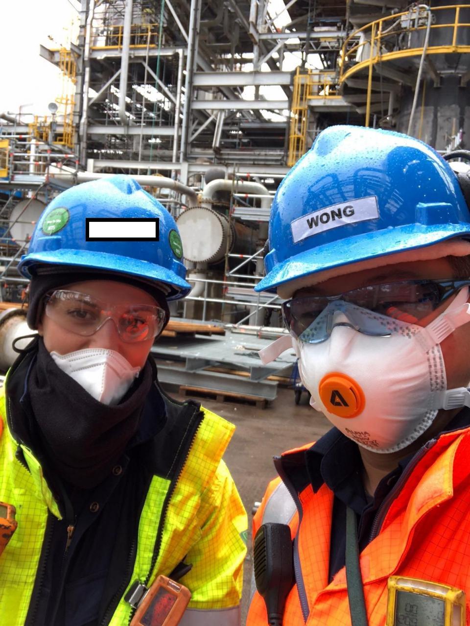 Dcera, žijící v Londýně.