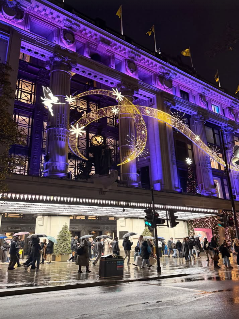 Dcera, žijící v Londýně.