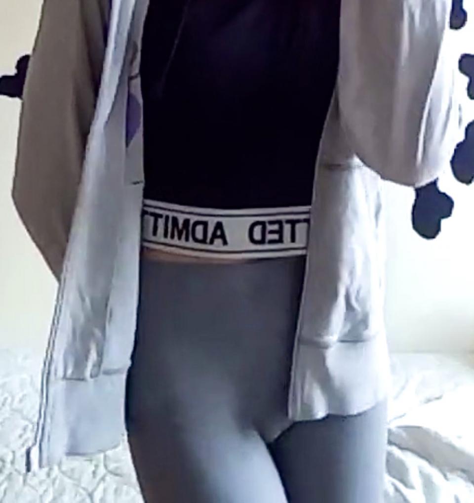 🥰🤫
