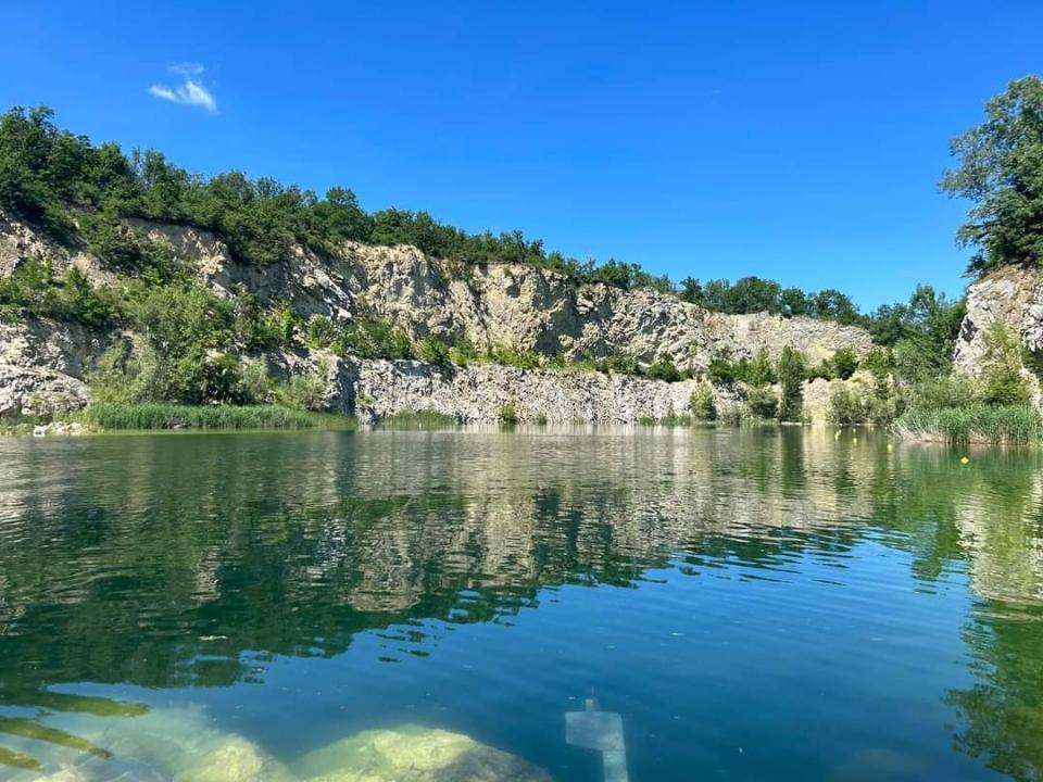 Já se jezdím koupat na Janičák a absolutně bez problémů. Asi to bude tím, že se u nás nezdružijí nelegální migranti.