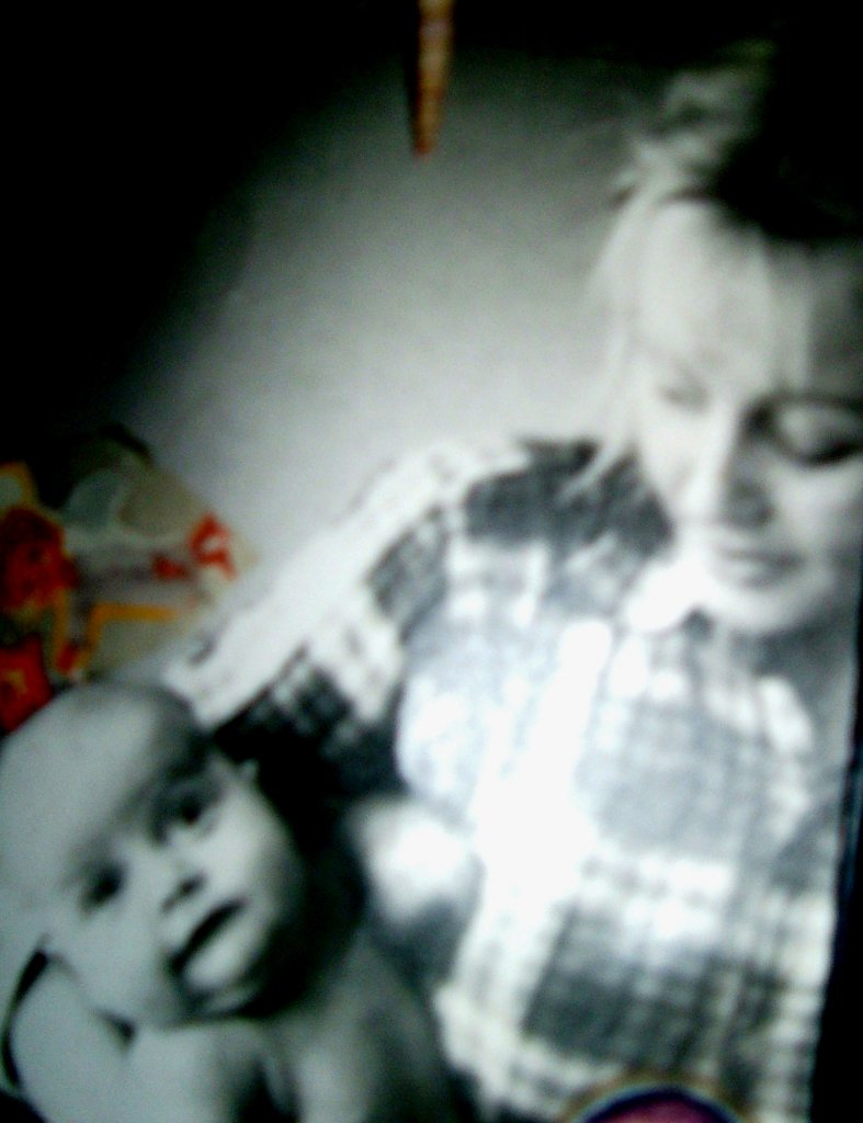 ♥♥♥...štastná matka druhorozeného syna..♥♥♥(1980)