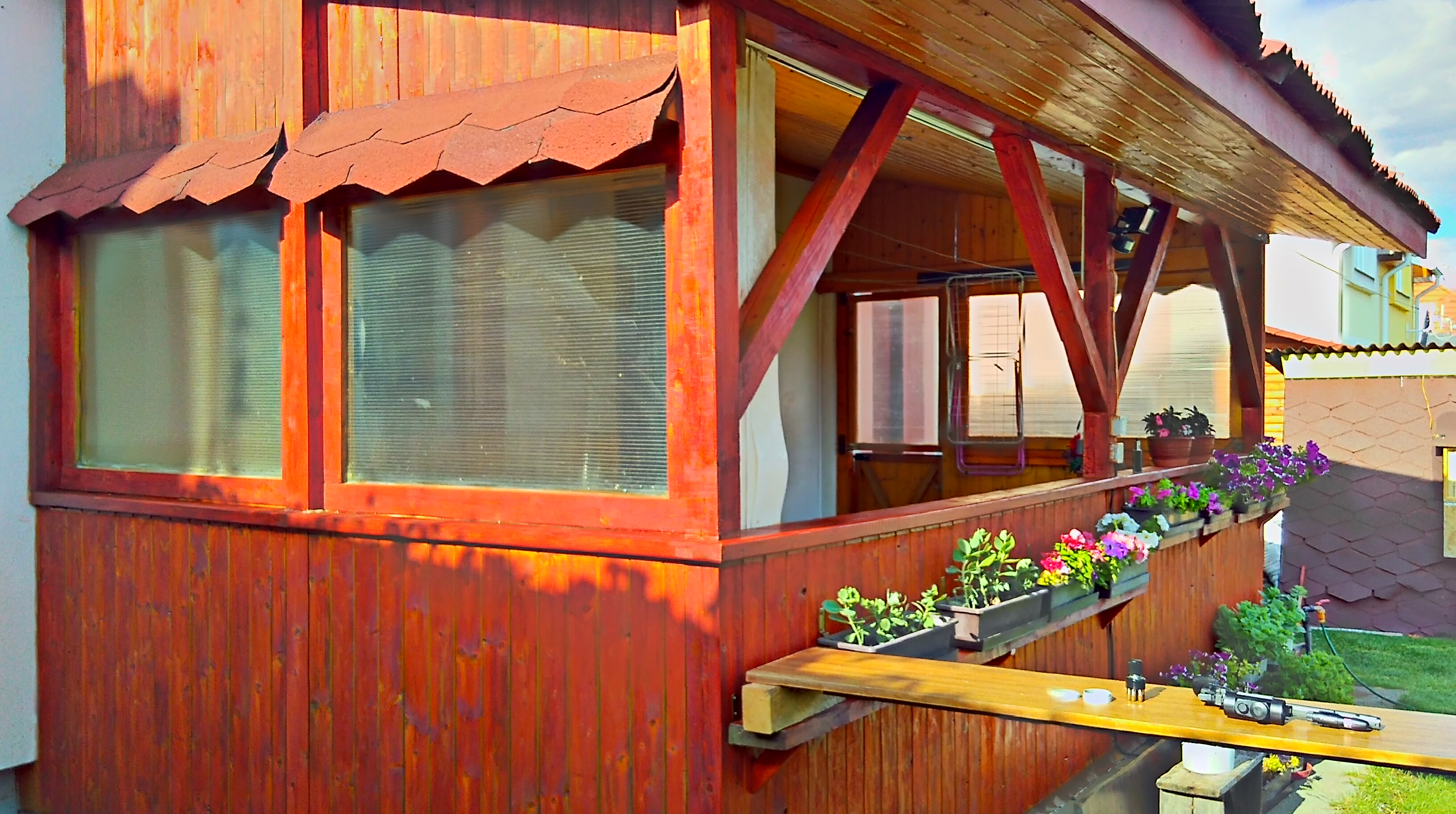 červenec 2016 - renovuji pergolu a učím se tesařem..