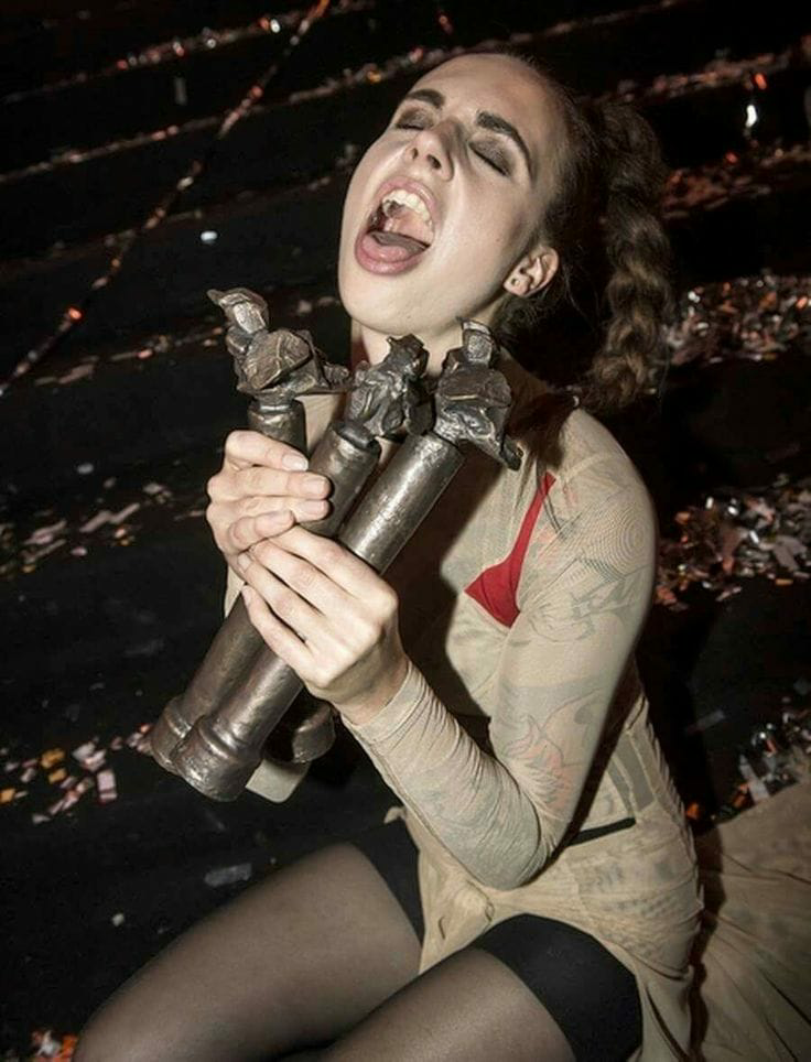MØ