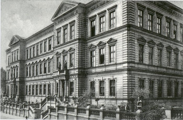 Neveřejné