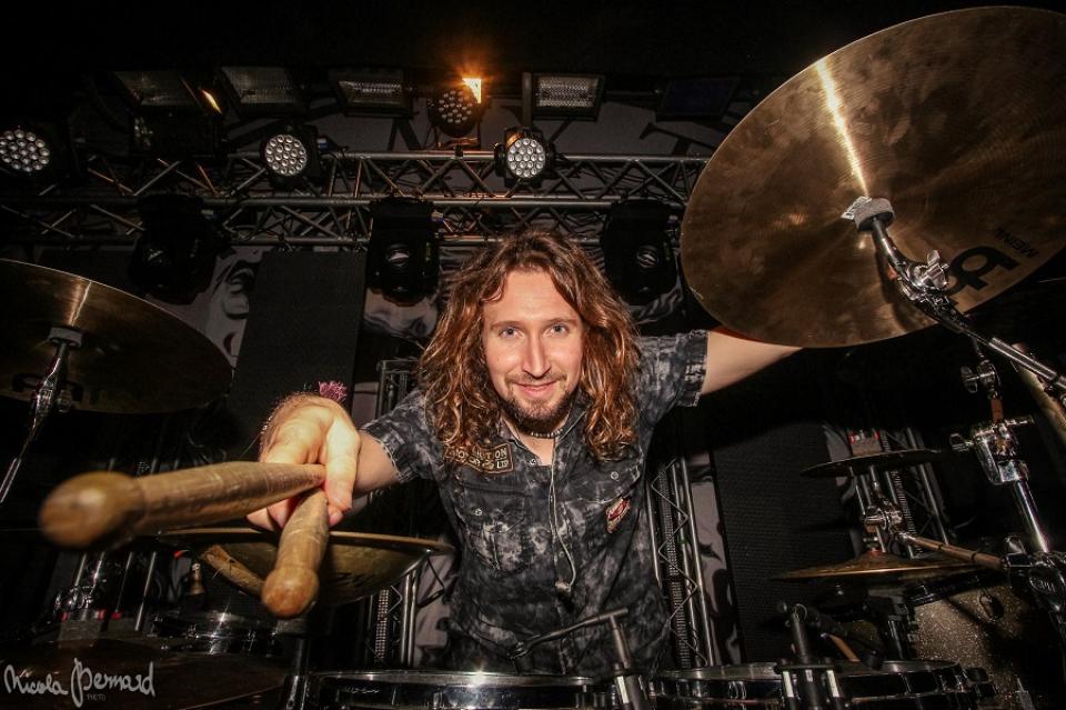 SKORO RRRODINÁÁÁ.. :)