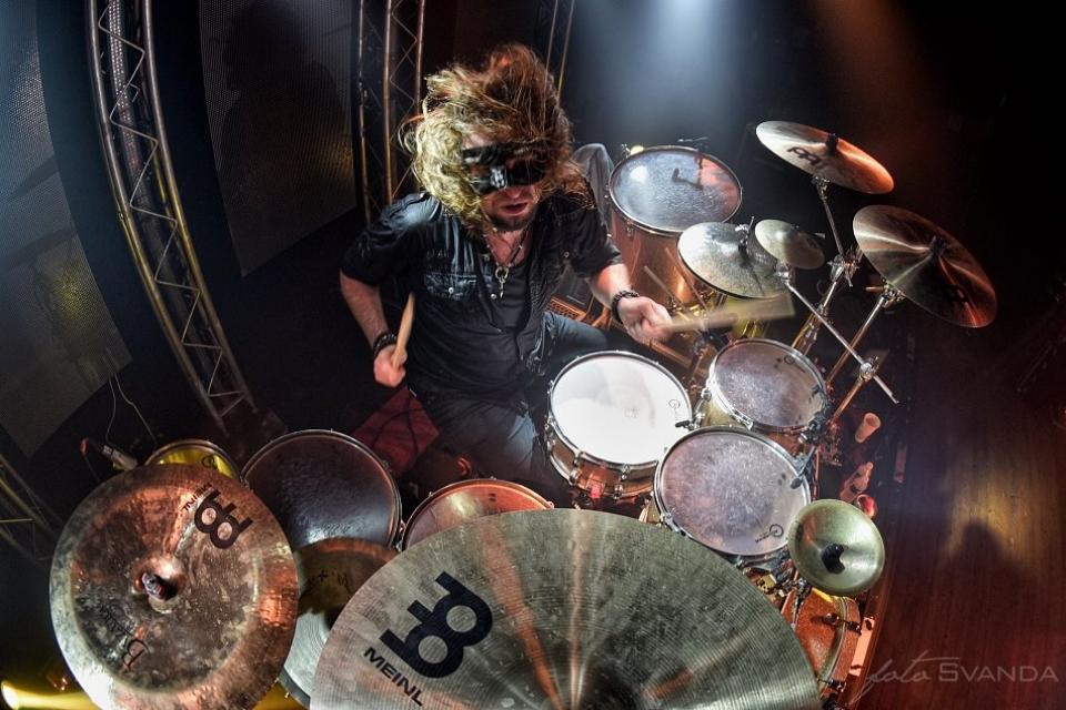 SKORO RRRODINÁÁÁ.. :)