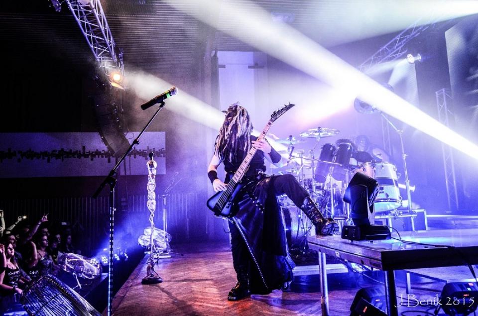 SKORO RRRODINÁÁÁ.. :)