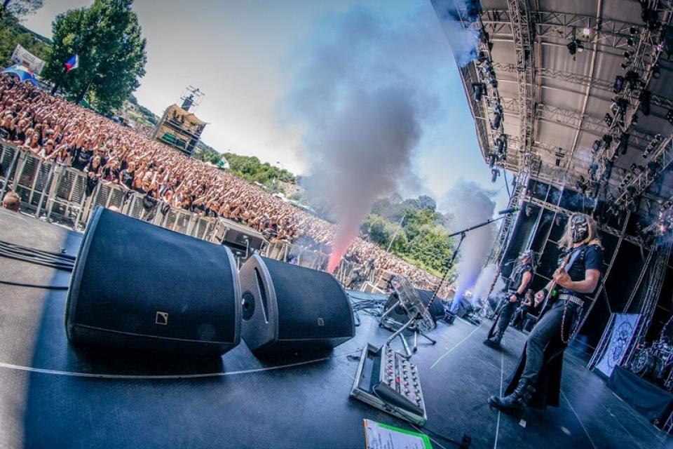 SKORO RRRODINÁÁÁ.. :)