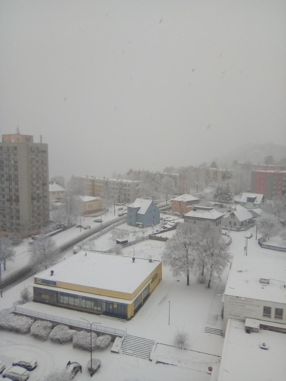 pohledy od nás z věžáku,z našich oken,všemi směry....