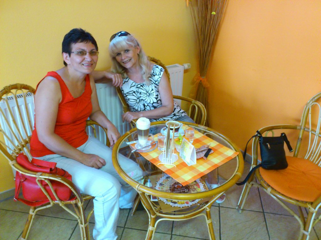 s kamarádkou Jituškou :-) červenec 2013, lázně Luhačovice